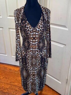 Super Flattering Leopard Print Dress With V-Neck & Shaping Undergarment (Sz XS)